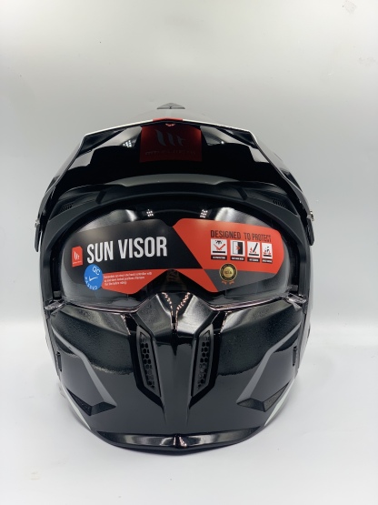 MT Street Fighter Solid A1 Gloss Black (ECE 22.06)